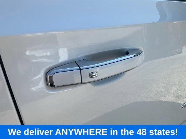 Used 2024 Chevrolet Suburban Premier AWD/4WD image 10