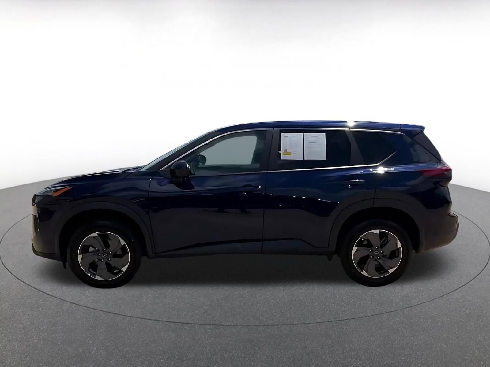 Used 2025 Nissan Rogue SV FWD image 9