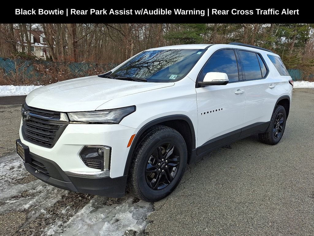 Used 2023 Chevrolet Traverse LS w/ Midnight/Sport Edition image 3