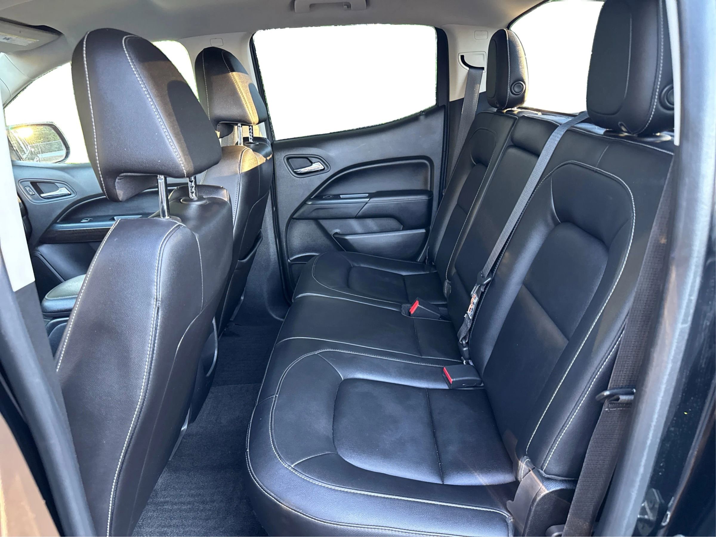 Used 2015 GMC Canyon SLT image 13