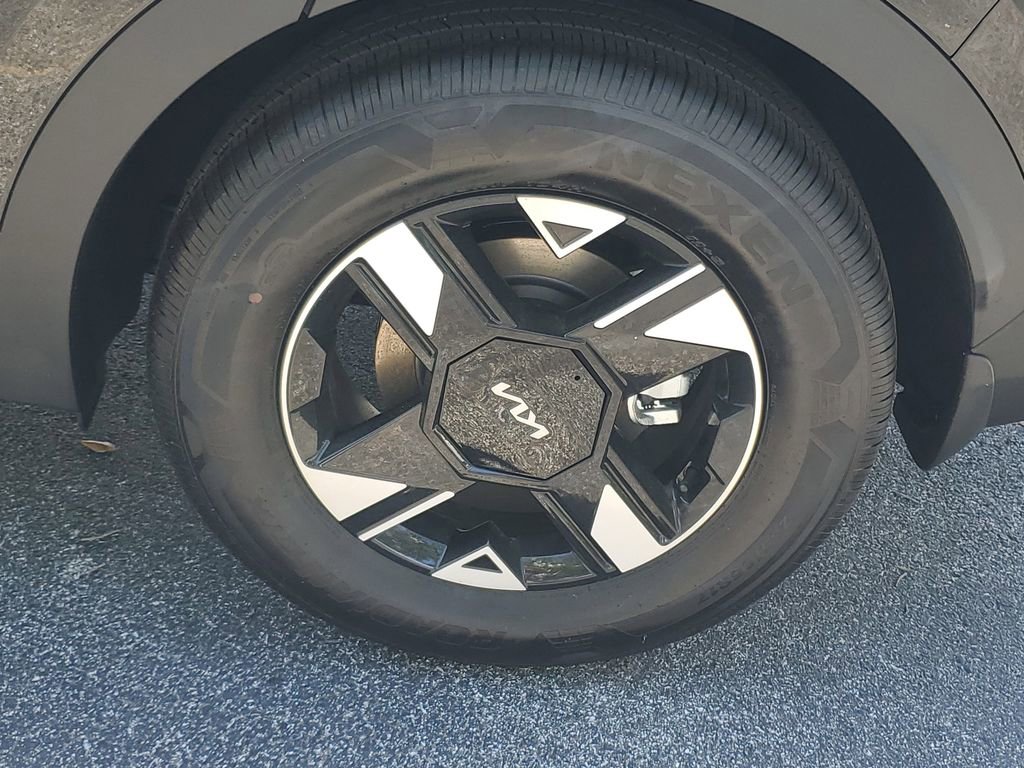 New 2026 Kia Sportage LX FWD image 28