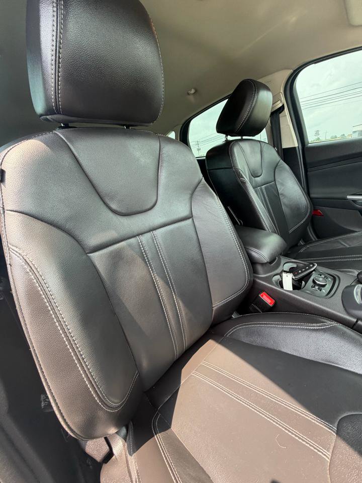 Used 2014 Ford Focus Titanium FWD image 47