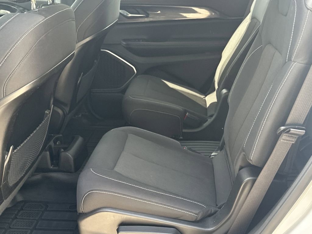 Used 2022 Jeep Grand Cherokee L Laredo w/ Luxury Tech Group I image 22
