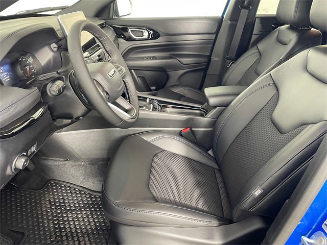 New 2025 Jeep Compass Latitude w/ Sun & Sound Group image 2