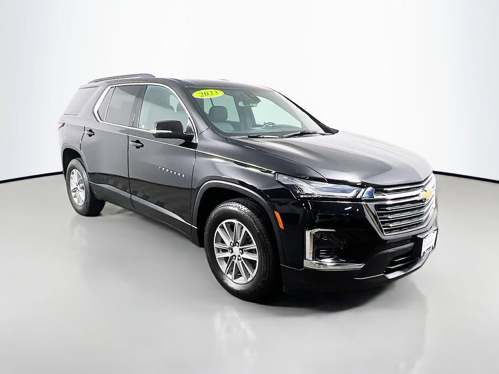 Used 2023 Chevrolet Traverse LT w/ LPO, Floor Liner Package FWD image 3