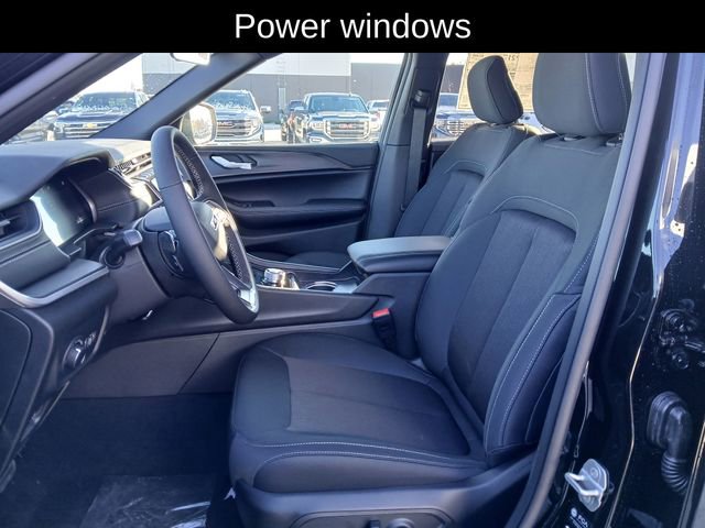 New 2025 Jeep Grand Cherokee L Laredo image 11