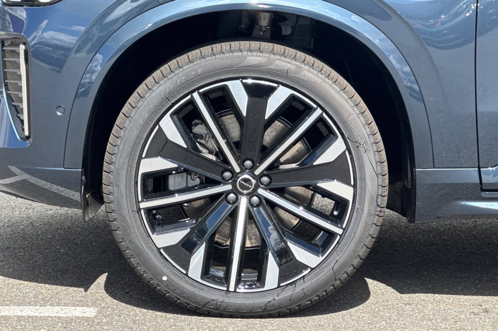 New 2026 Volvo XC90 T8 Ultra w/ Protection Package AWD/4WD image 32