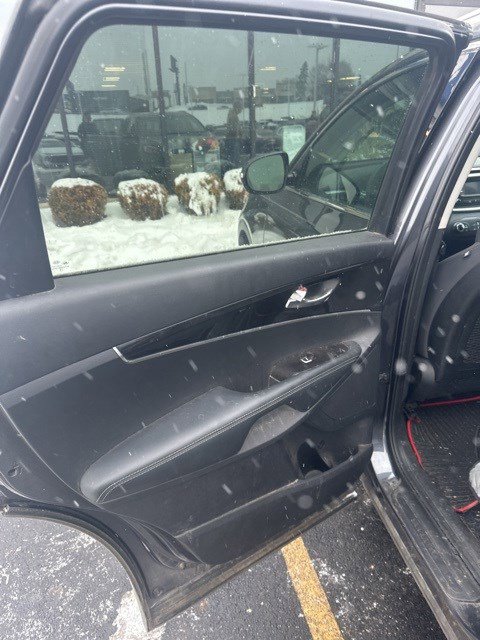 Used 2017 Kia Sorento LX image 4