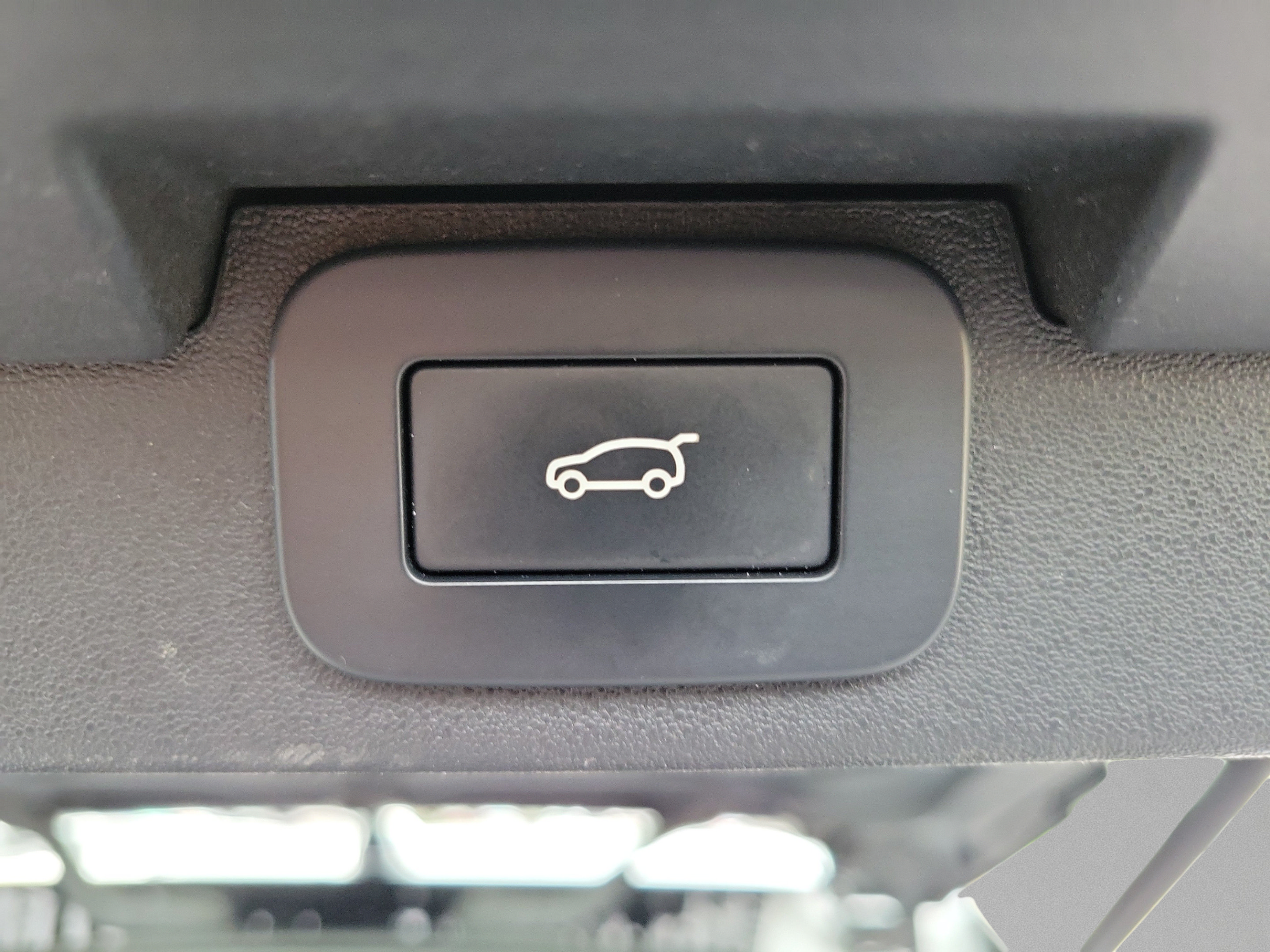 Used 2024 Land Rover Discovery Dynamic SE AWD/4WD image 8