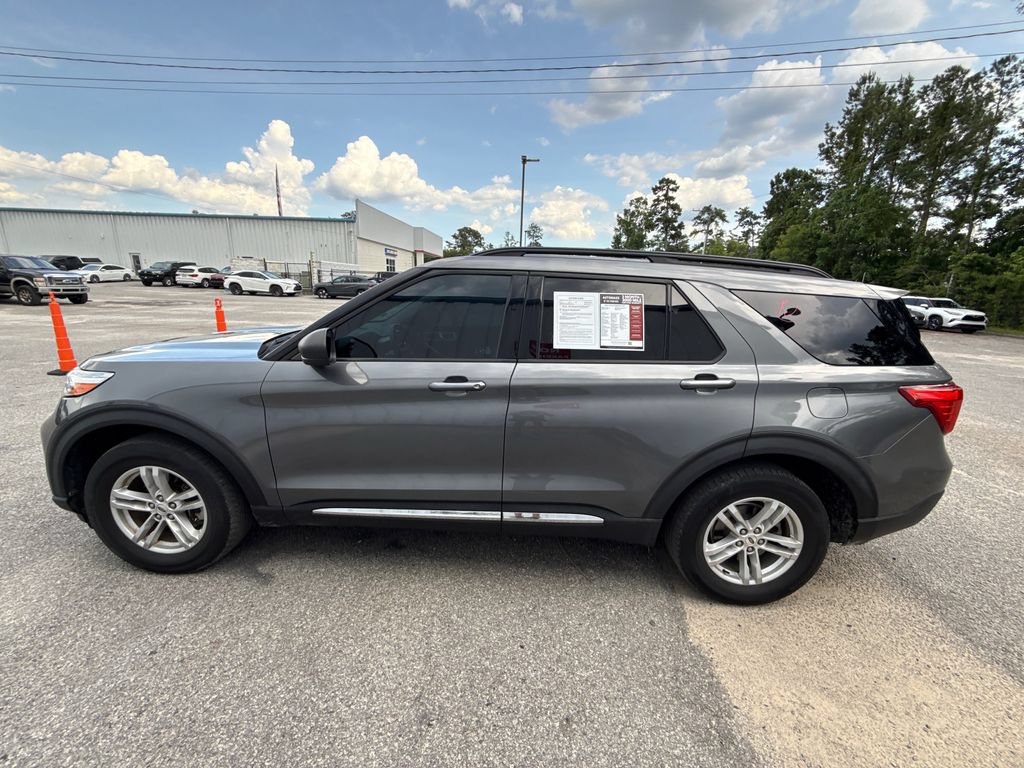 Used 2021 Ford Explorer XLT w/ Equipment Group 202A AWD/4WD image 5