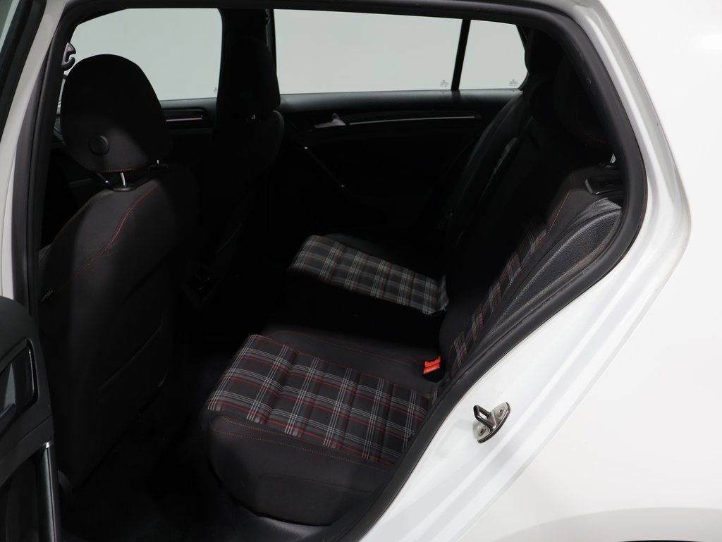 Used 2017 Volkswagen Golf S image 13