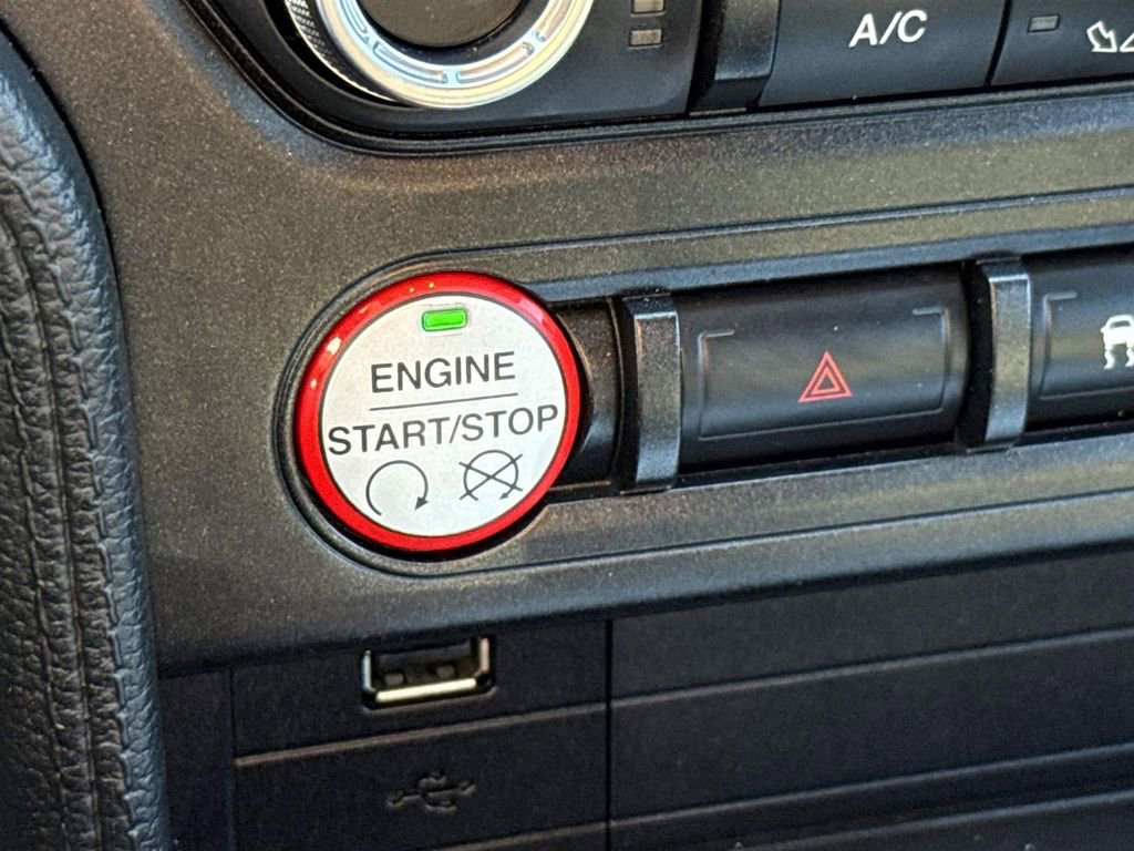 Used 2015 Ford Mustang Coupe image 13