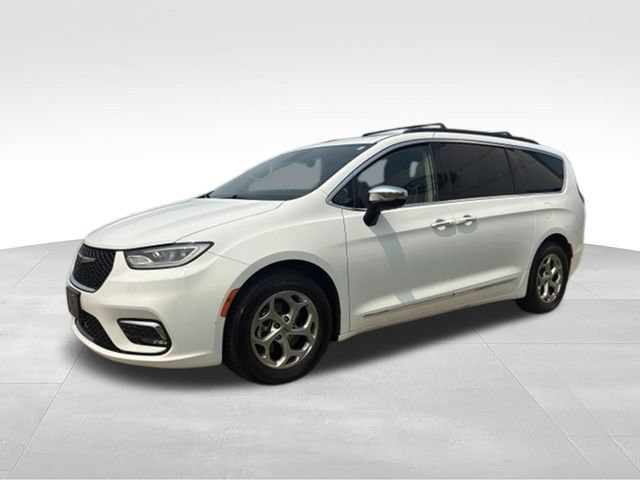 Used 2023 Chrysler Pacifica Limited FWD image 9