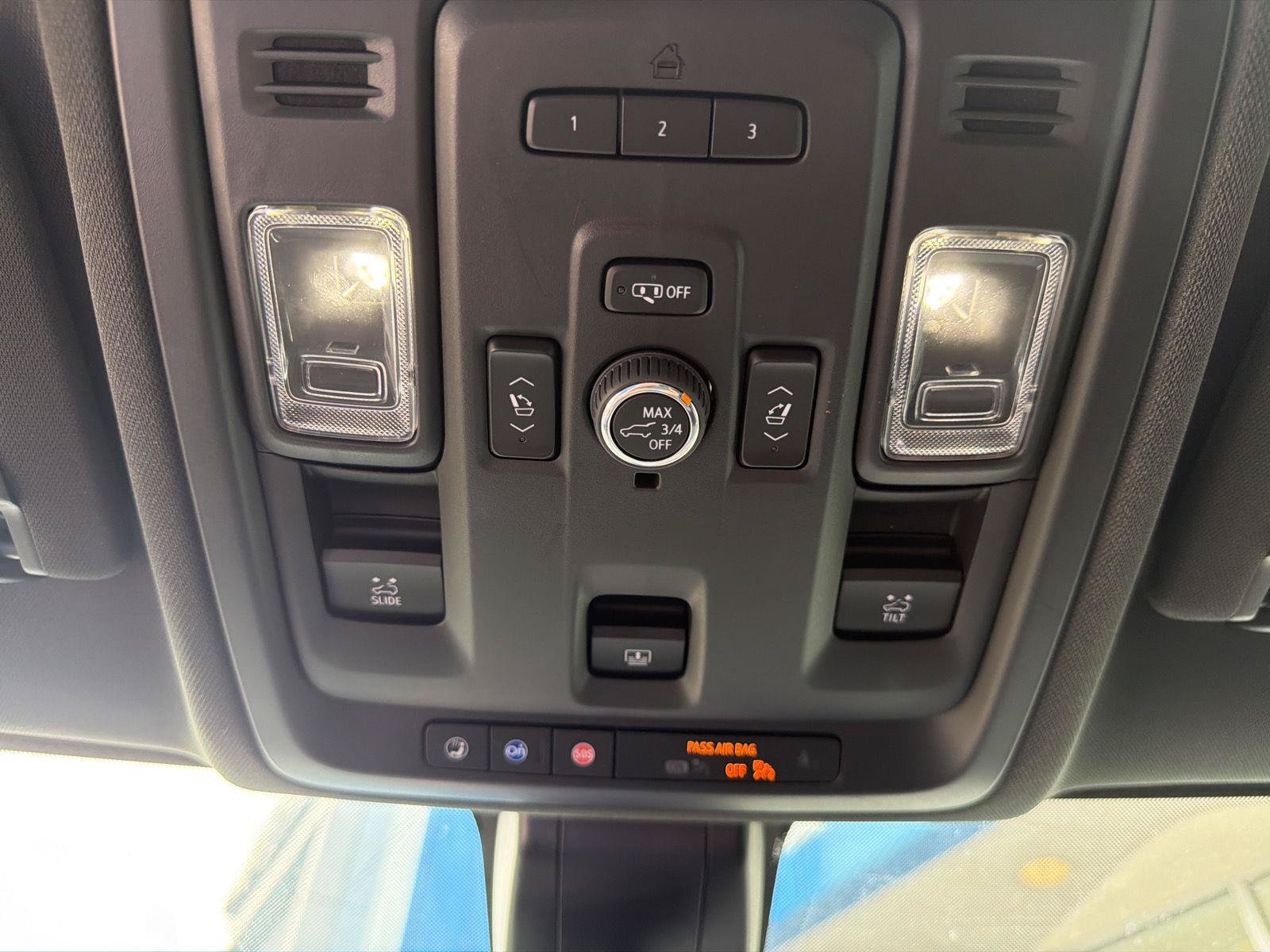 Used 2022 Chevrolet Suburban RST w/ Luxury Package AWD/4WD image 25