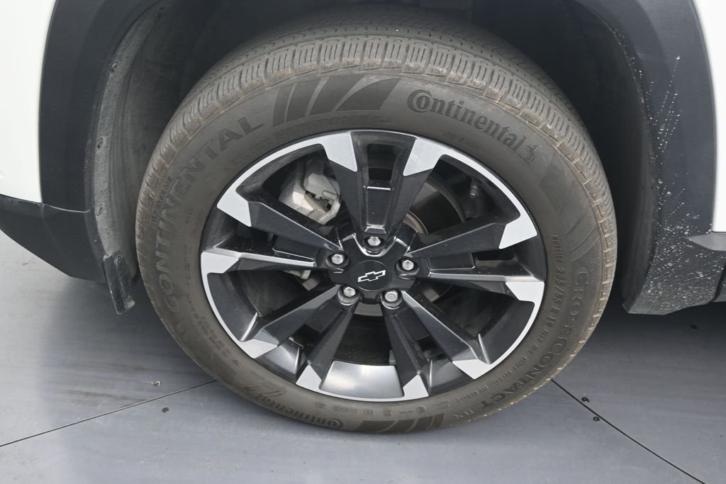 Used 2025 Chevrolet Equinox RS FWD image 9