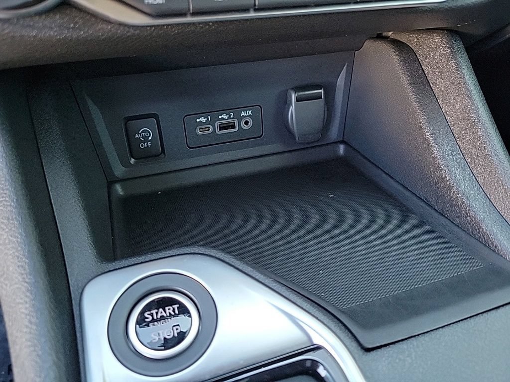 Certified 2024 Nissan Sentra SR FWD image 25