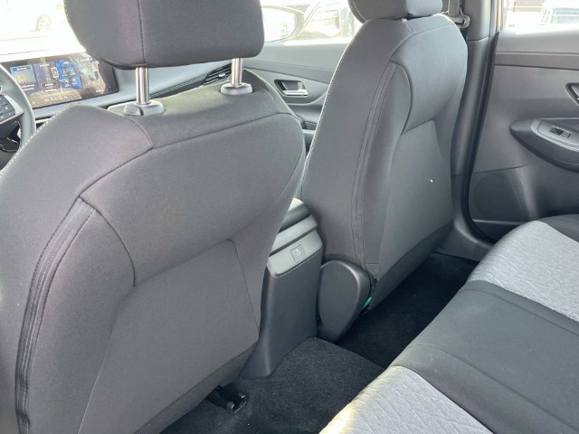 New 2026 Nissan Sentra SV w/ SV Convenience Package FWD image 18