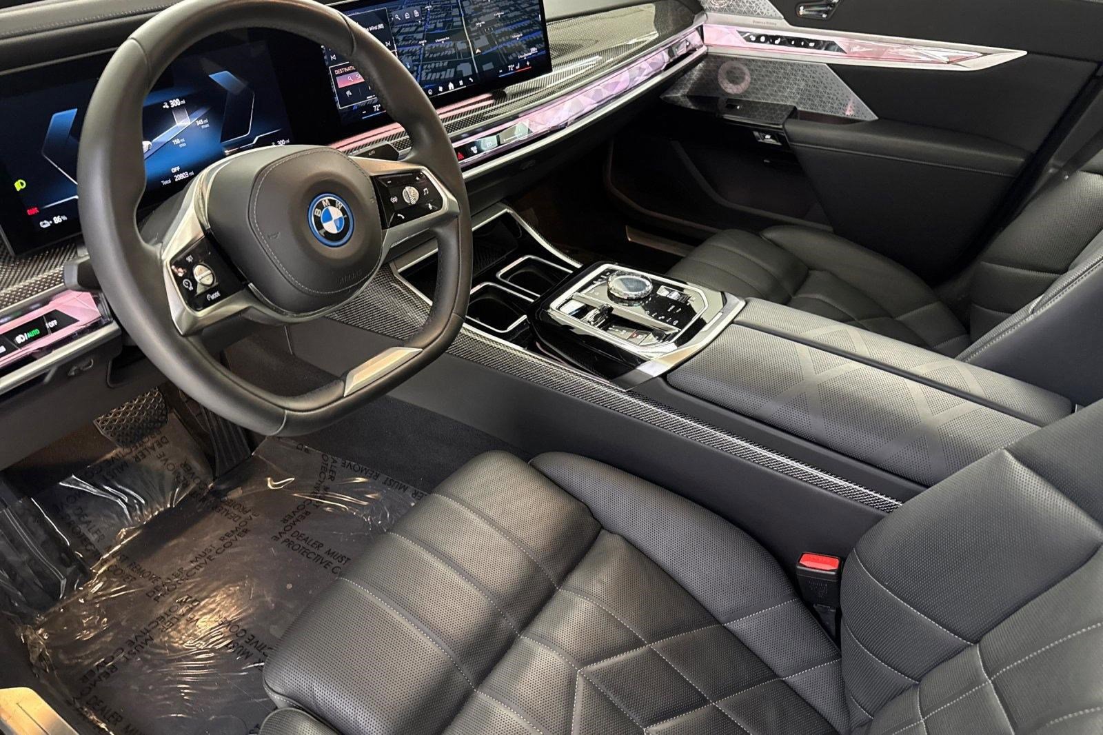 Certified 2023 BMW i7 xDrive60 w/ Executive Package 2 AWD/4WD image 4