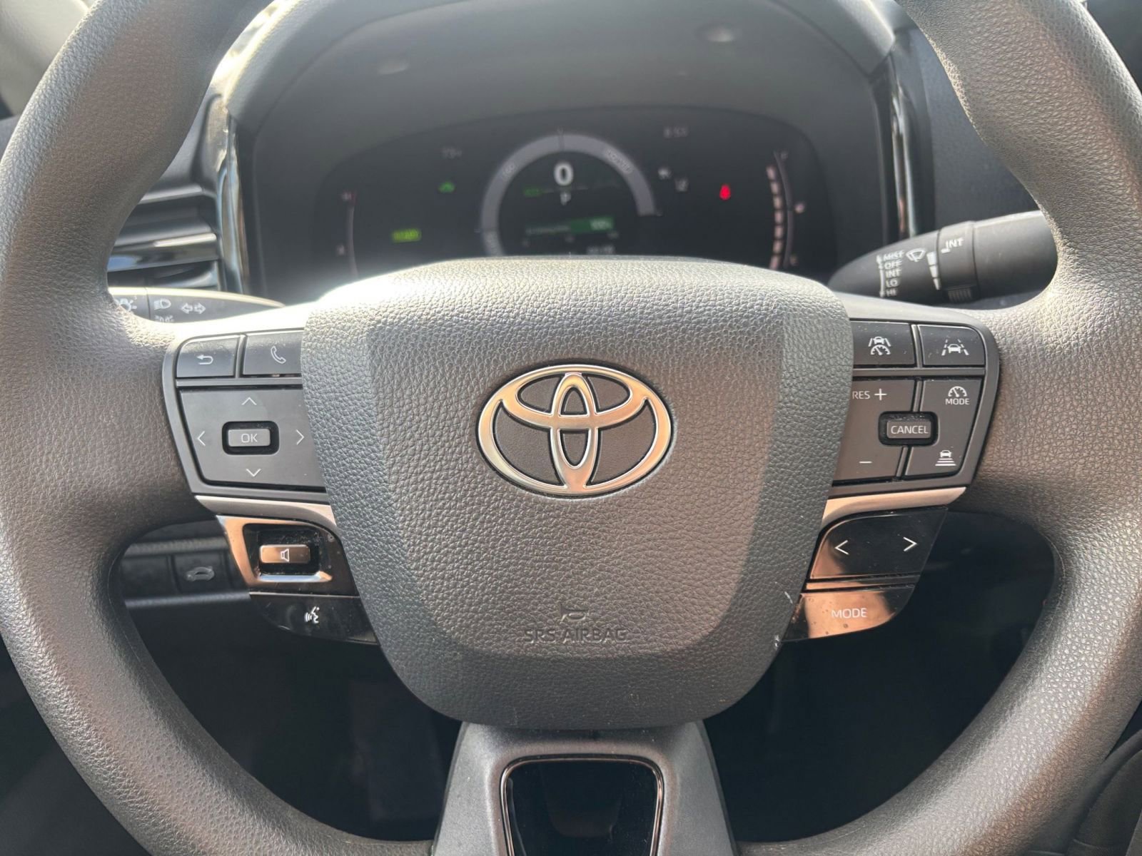 Used 2025 Toyota Camry LE image 27