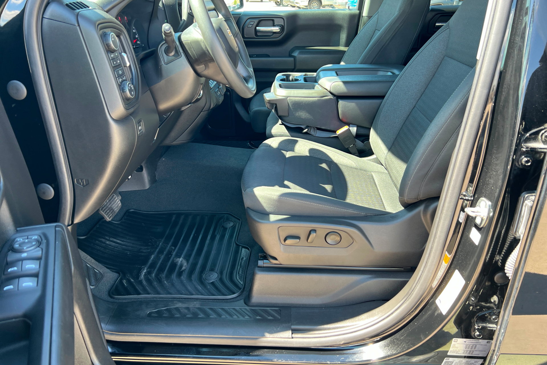Used 2022 Chevrolet Silverado 1500 Custom AWD/4WD image 18