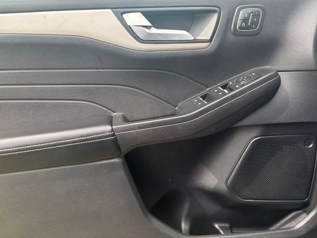 Used 2022 Ford Escape SEL w/ Technology Package AWD/4WD image 21