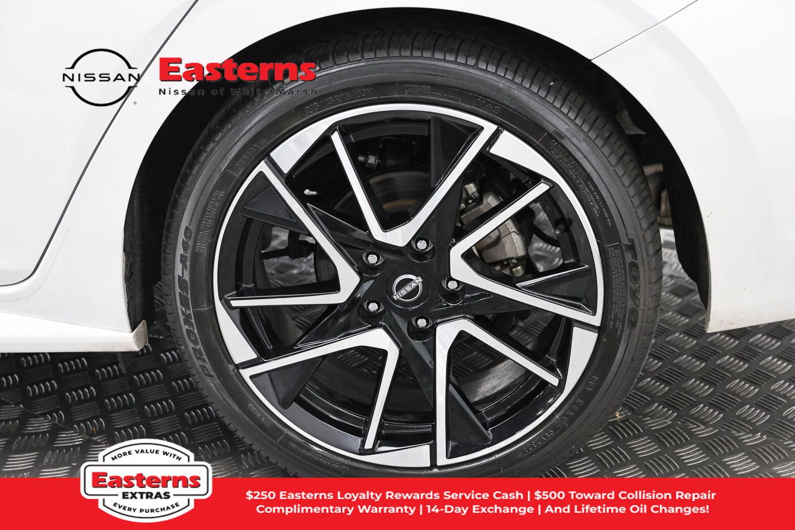 Used 2024 Nissan Sentra SR w/ SR Premium Package FWD image 33