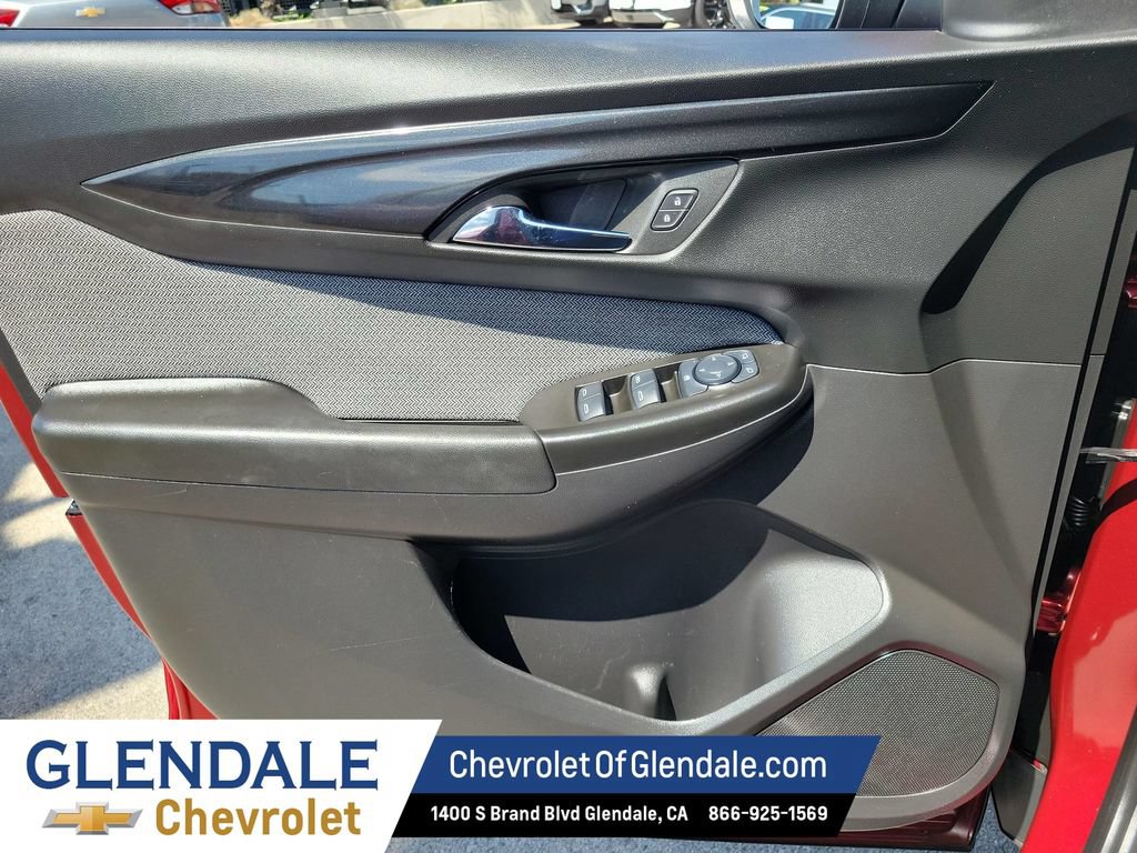 Certified 2025 Chevrolet TrailBlazer LT FWD image 35