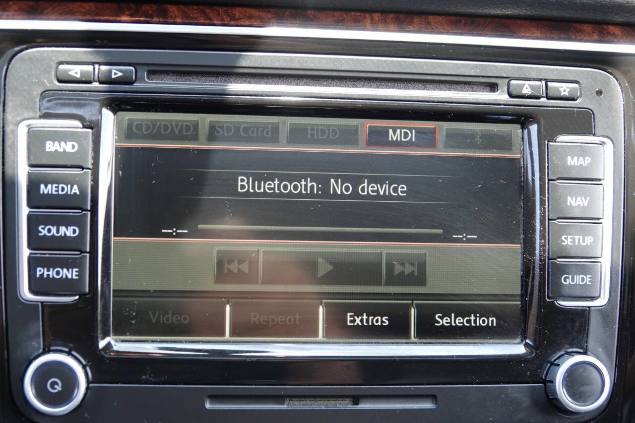 Used 2013 Volkswagen Passat TDI SEL Premium image 75