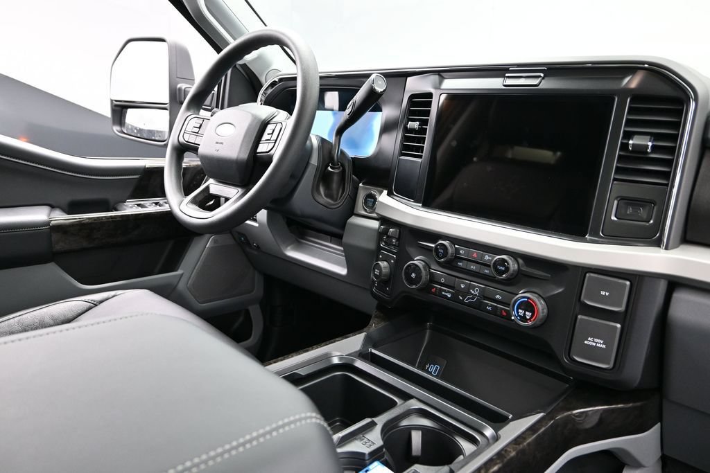 New 2026 Ford F250 XLT w/ XLT Premium Package AWD/4WD image 13