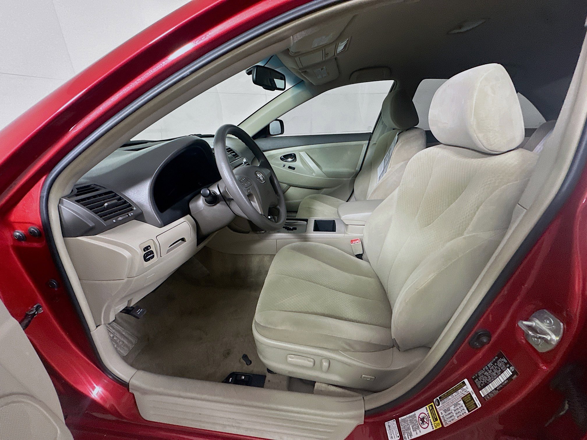 Used 2009 Toyota Camry LE FWD image 13