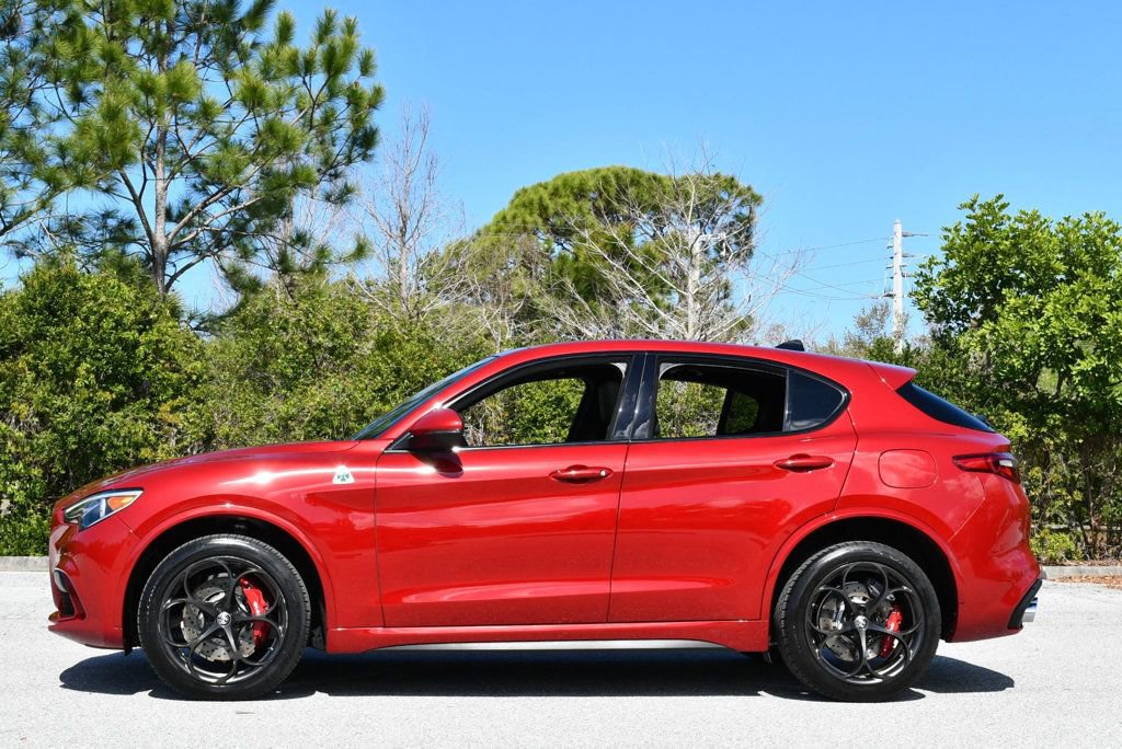 Used 2018 Alfa Romeo Stelvio Quadrifoglio w/ Driver Assist Dynamic Package image 27