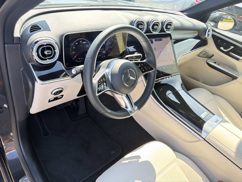 Used 2026 Mercedes-Benz GLC 300 4MATIC image 18