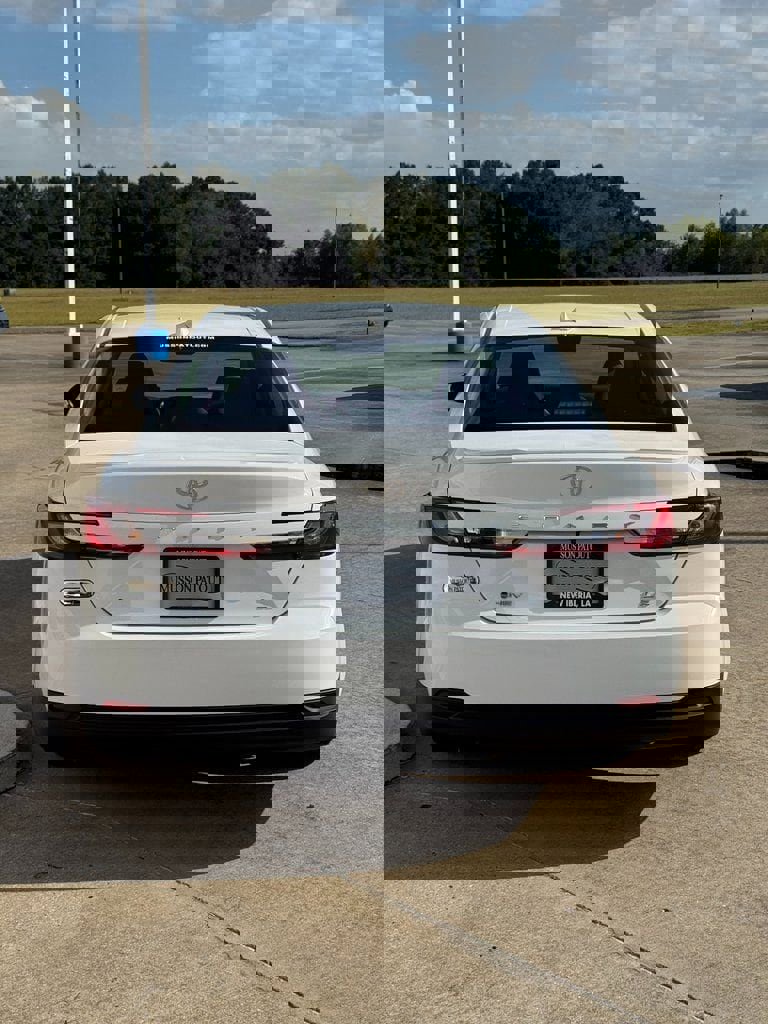 Used 2026 Toyota Camry LE w/ Convenience Package image 8