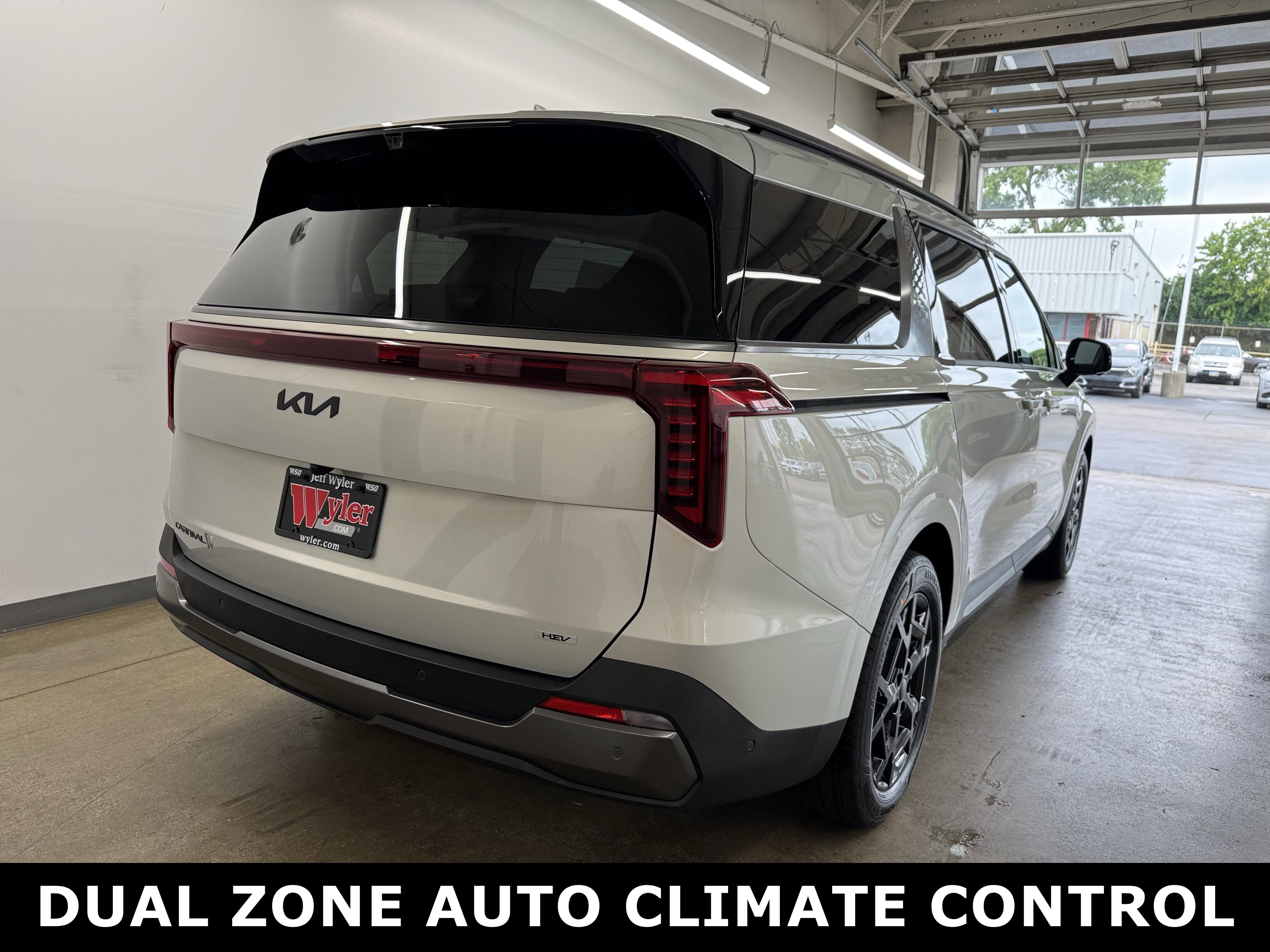 New 2026 Kia Carnival SX Prestige image 3