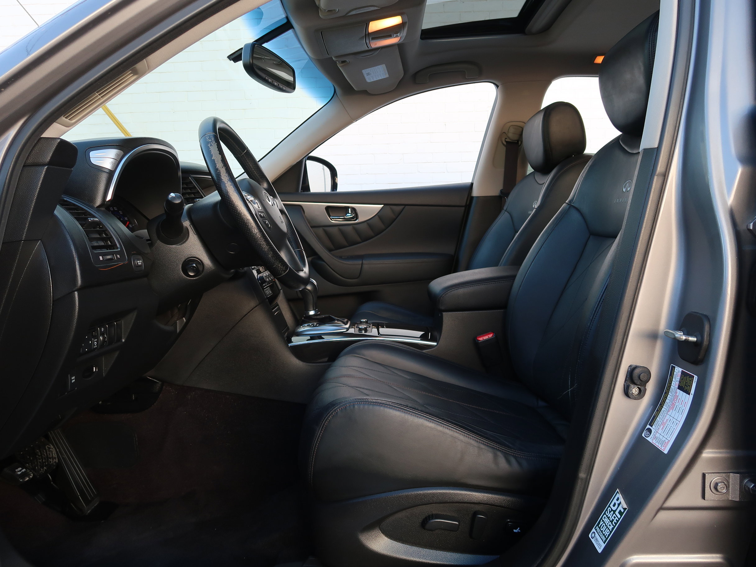 Used 2010 INFINITI FX35 2WD w/ Navigation Pkg image 31