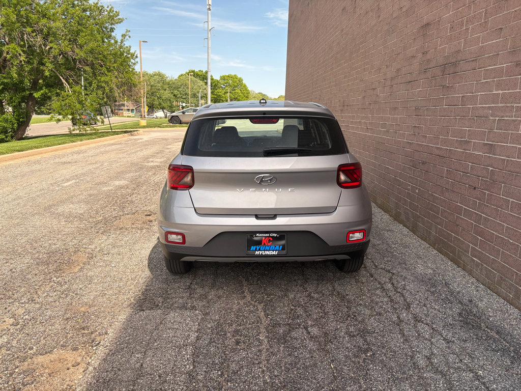 New 2026 Hyundai Venue SE FWD image 4