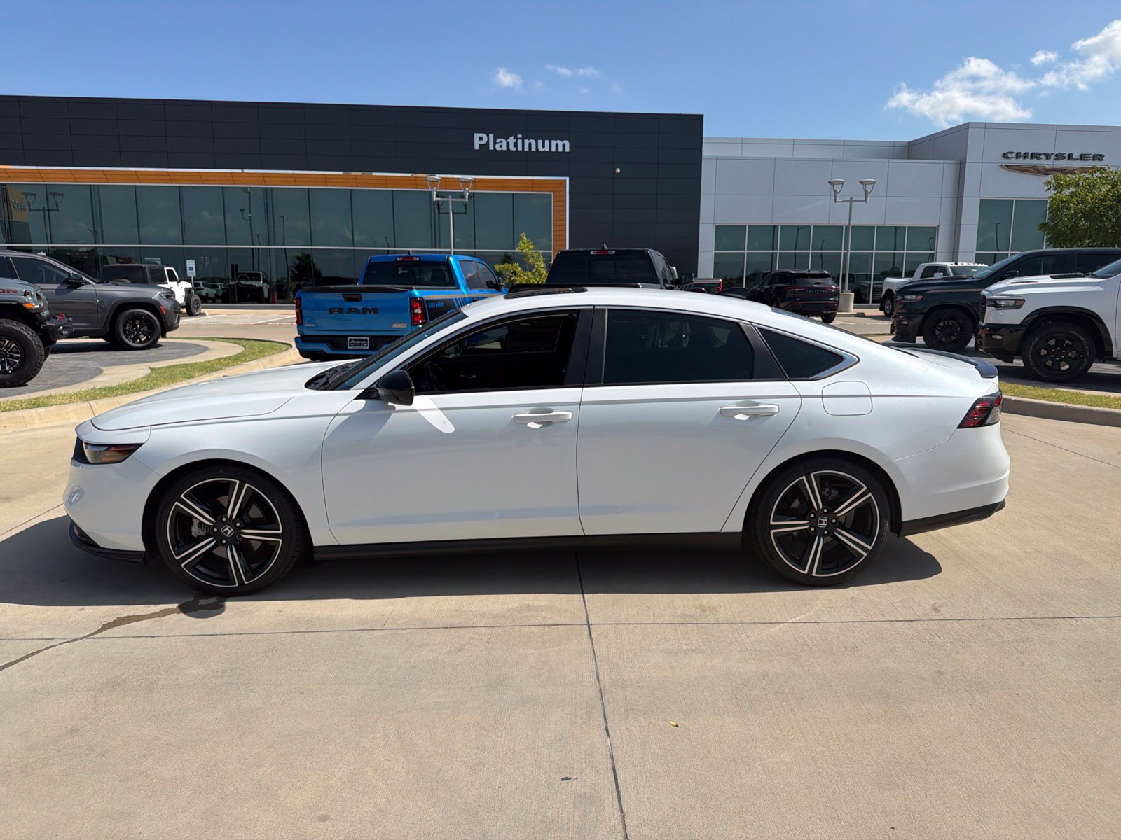 Used 2024 Honda Accord Sport image 2