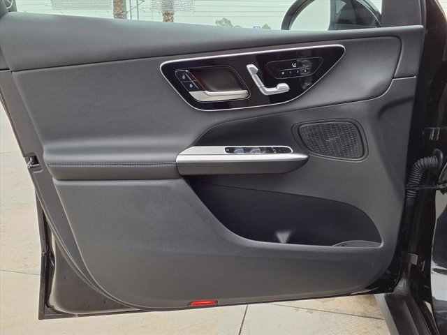 Used 2025 Mercedes-Benz GLC 300 image 14