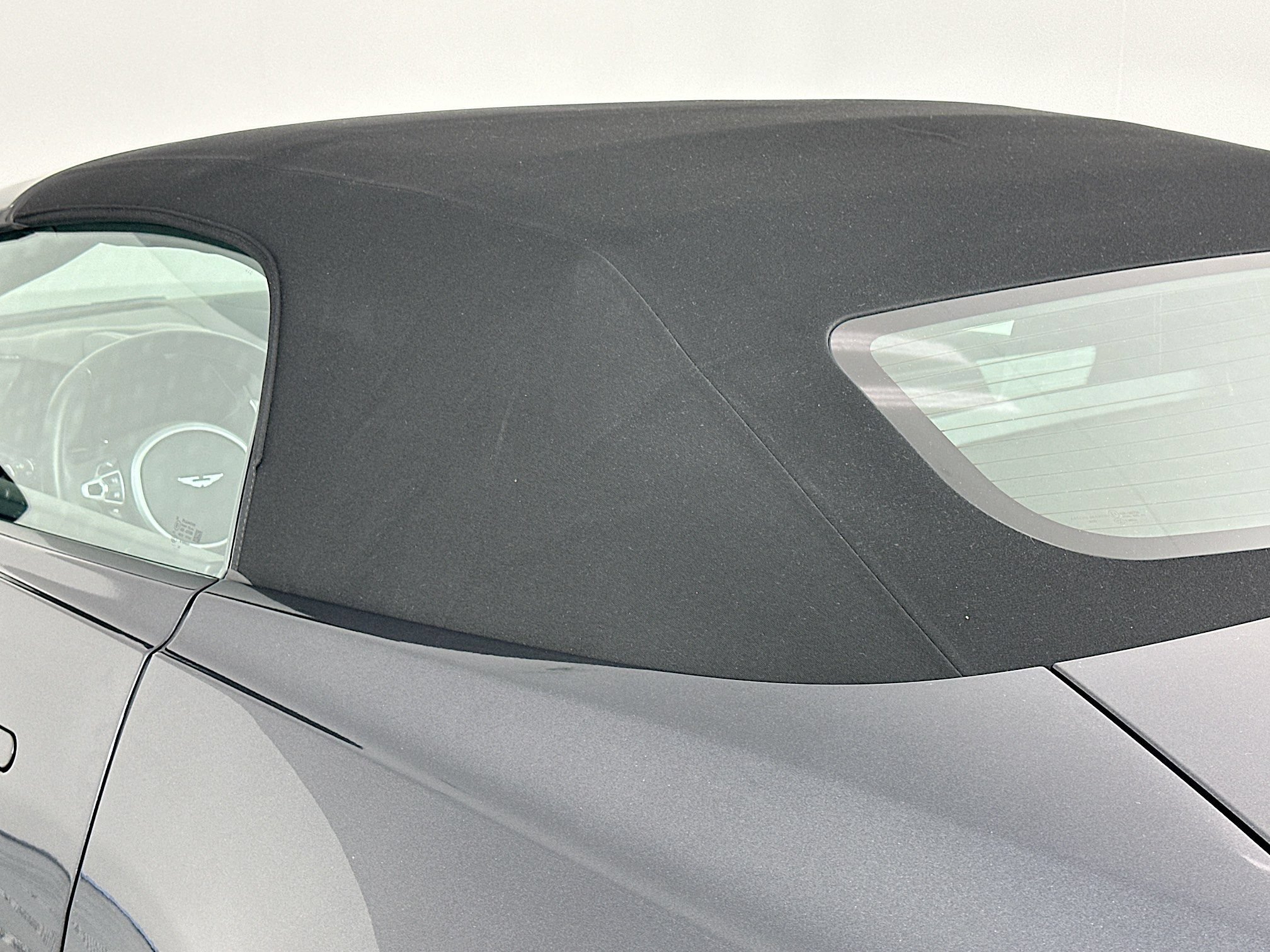 Used 2021 Aston Martin V8 Vantage Roadster RWD image 32