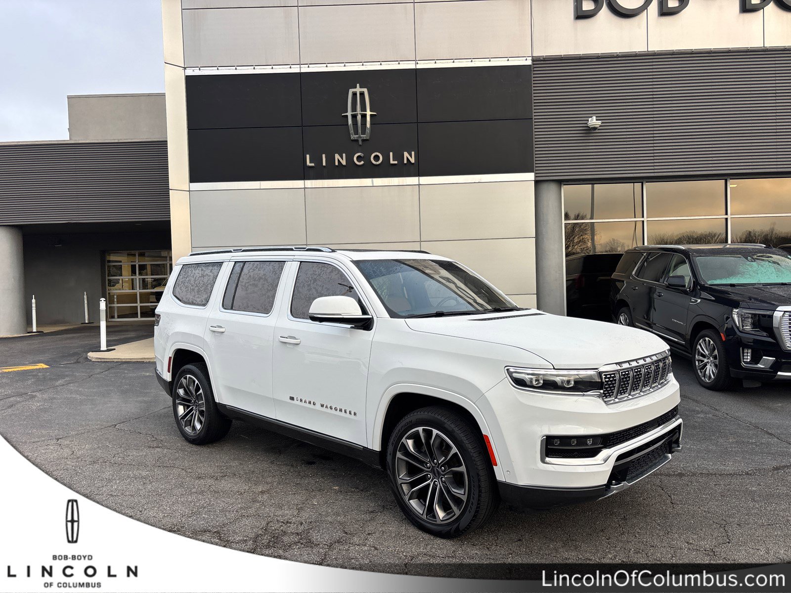 Used 2022 Jeep Grand Wagoneer Series III w/ Rear Seat Video Group 1