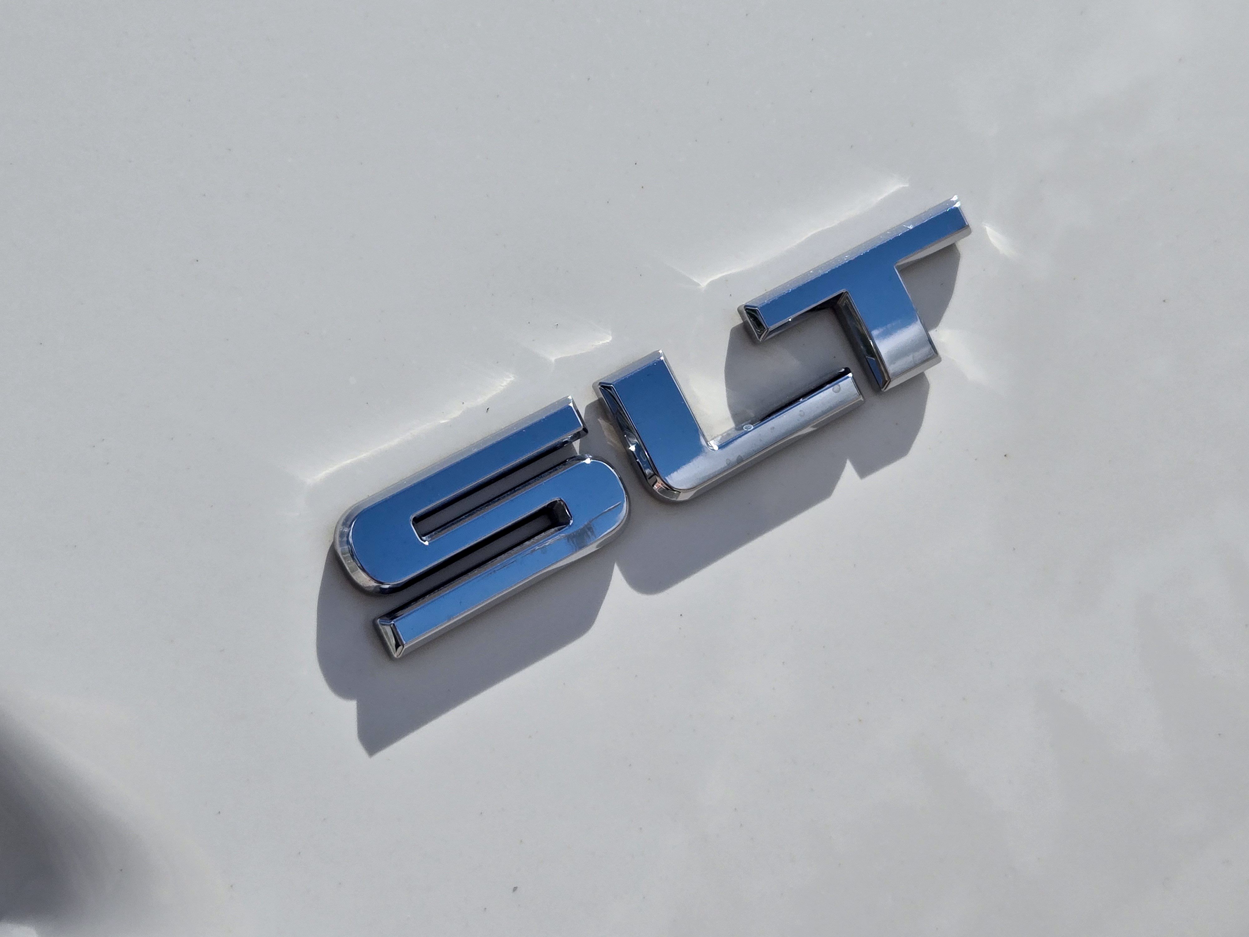 Used 2015 GMC Acadia SLT FWD image 18