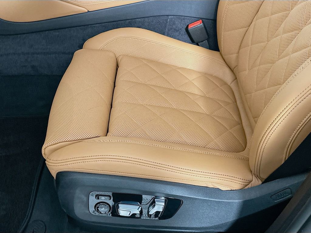 New 2026 BMW X6 M60i image 21