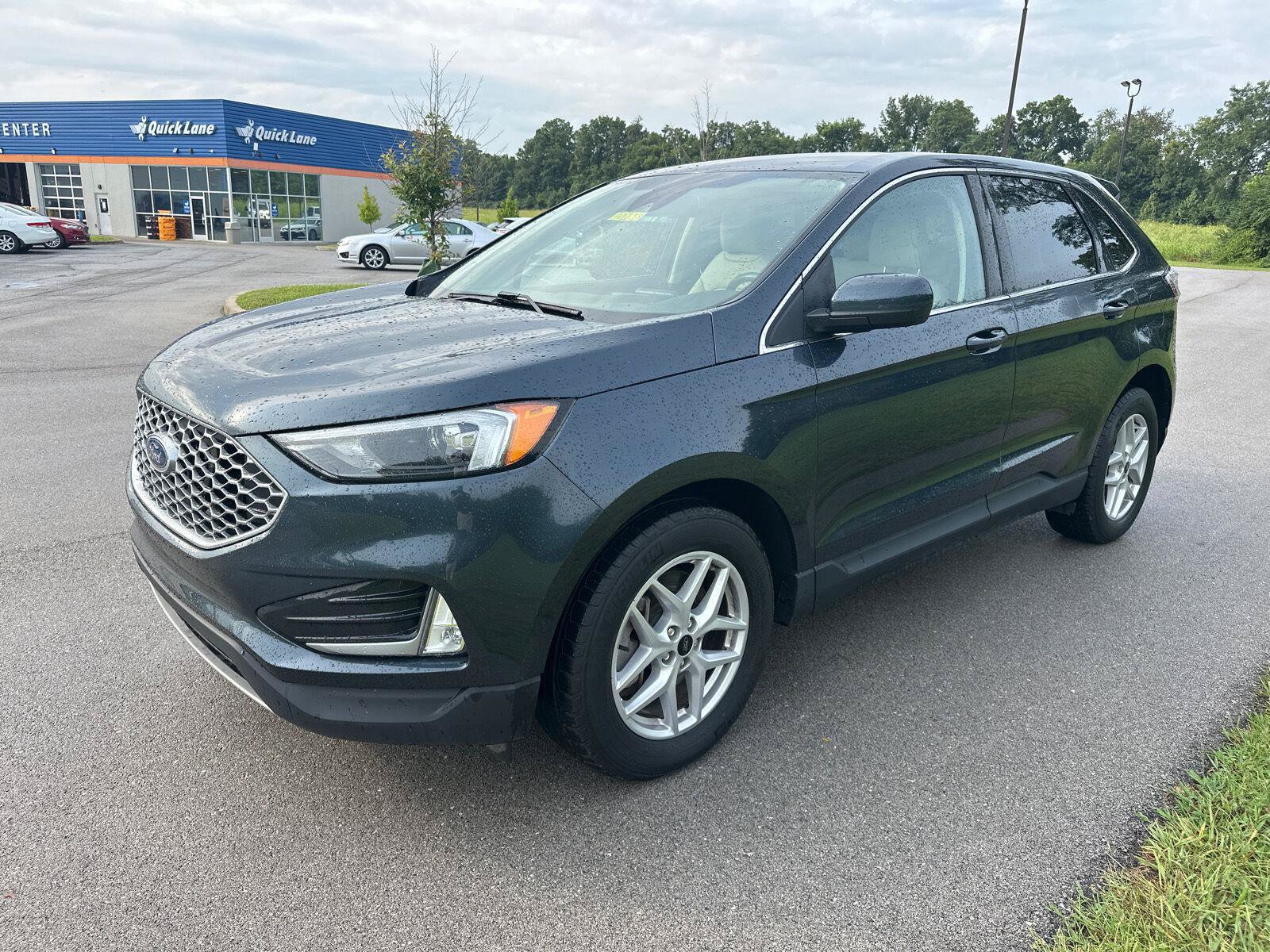 Used 2023 Ford Edge SEL w/ Convenience Package AWD/4WD image 3