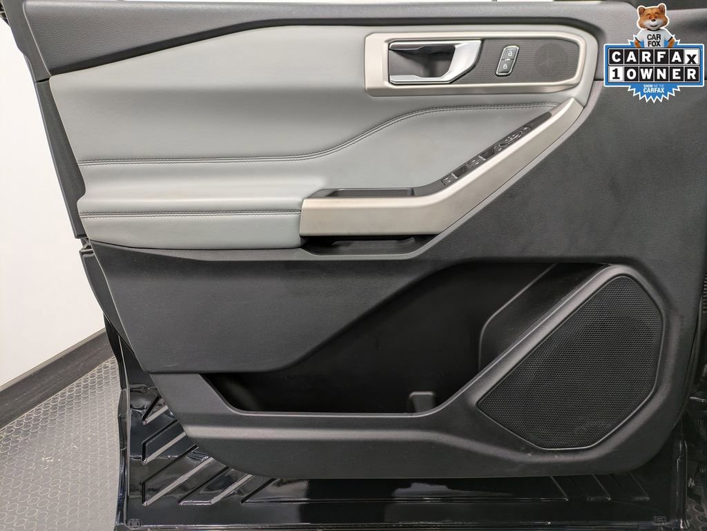 Used 2022 Ford Explorer XLT w/ Equipment Group 202A AWD/4WD image 8