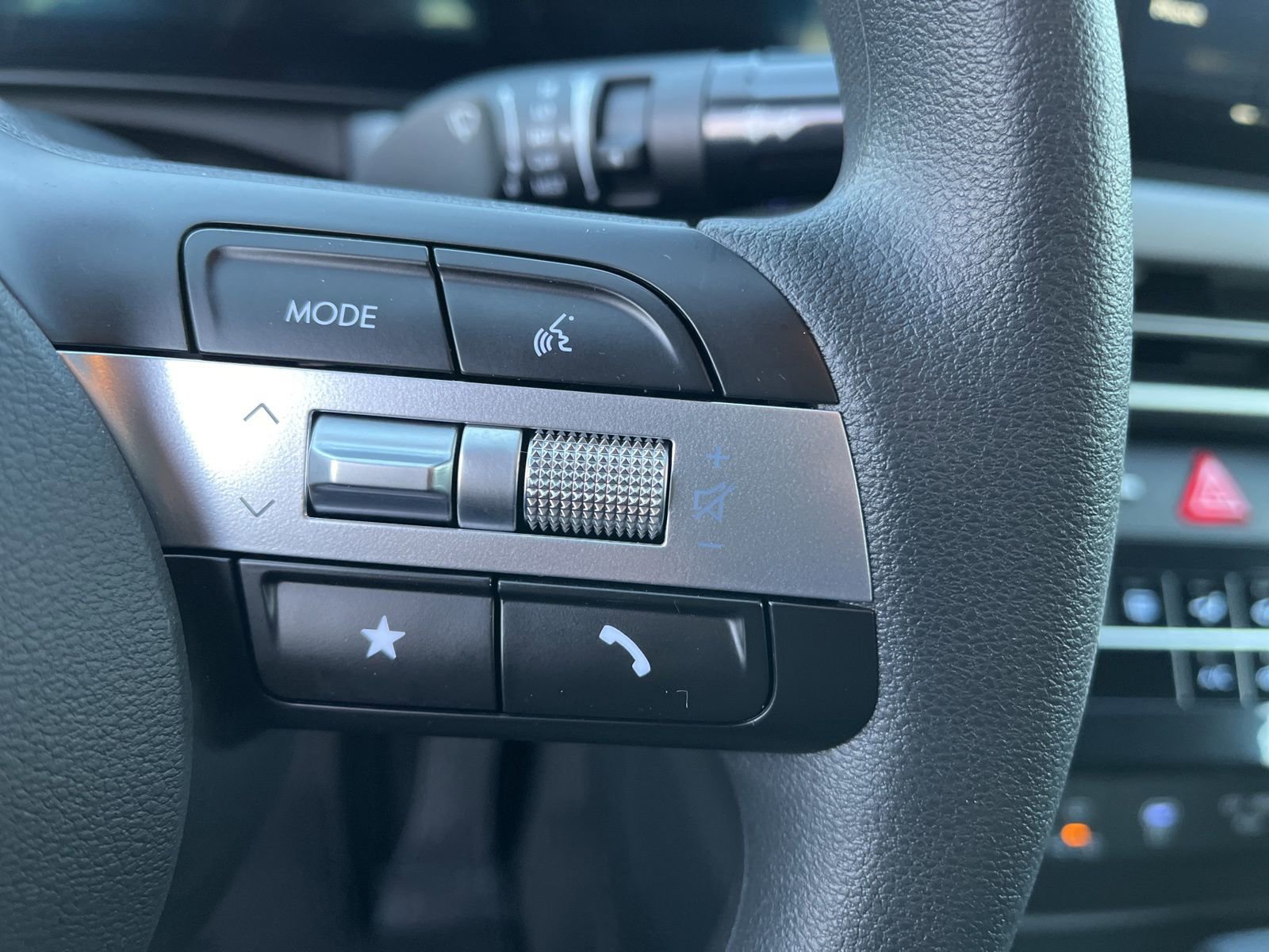 Certified 2025 Hyundai Sonata SE image 27