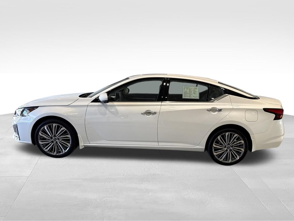 Used 2025 Nissan Altima 2.5 SL AWD/4WD image 4