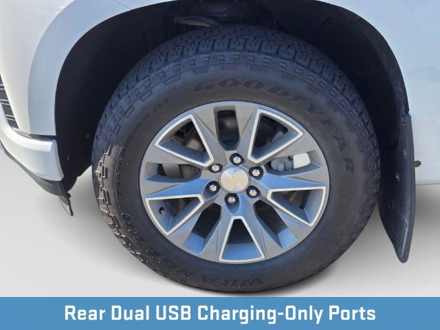 Used 2020 Chevrolet Silverado 1500 High Country w/ Technology Package AWD/4WD image 11