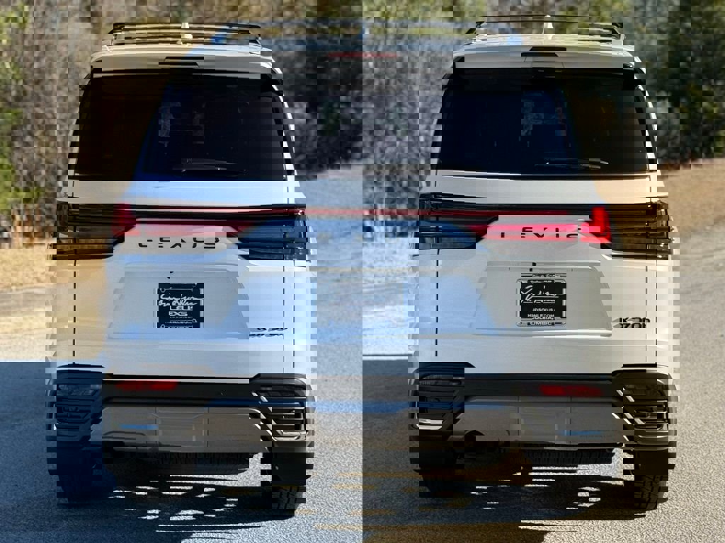 New 2026 Lexus LX 700h Luxury image 11