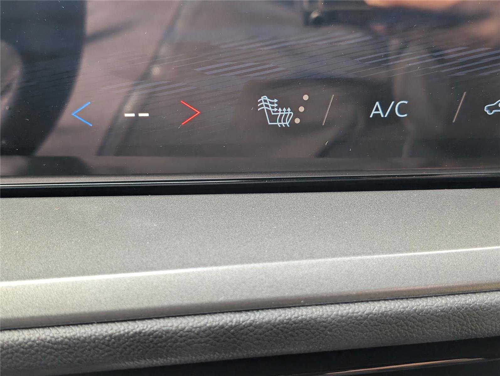 New 2026 Chevrolet Traverse LT w/ Midnight/Sport Edition image 26