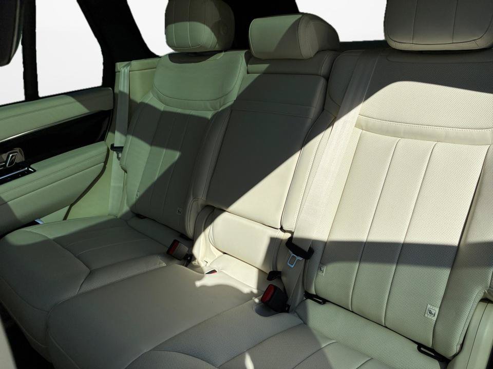 New 2026 Land Rover Range Rover SE AWD/4WD image 12